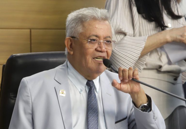 Enquanto Sorocaba quebra com déficit de R$ 700 milhões, Pastor Luís Santos cria 25 novos cargos na Câmara de Vereadores